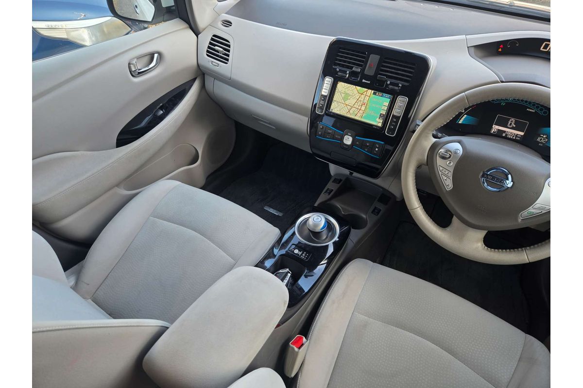2014 Nissan LEAF ZE0