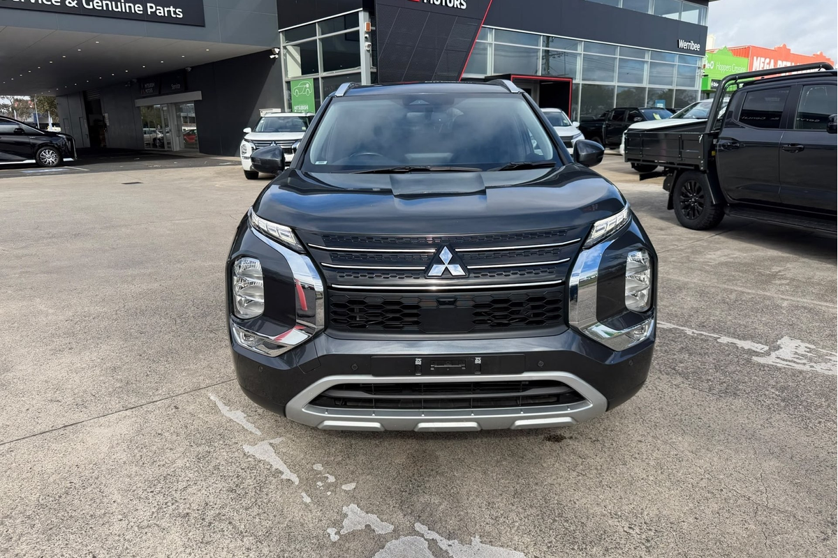 2024 Mitsubishi Outlander LS ZM