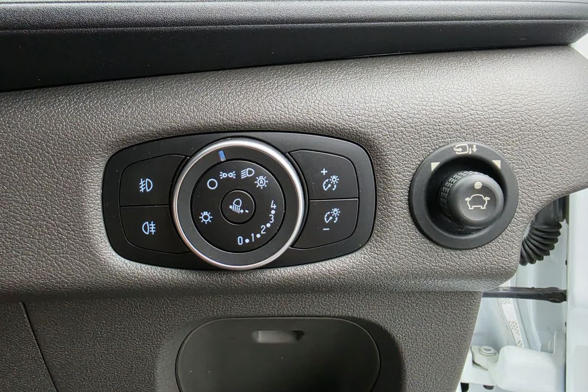 2021 Ford Transit 470E VO High Roof image 25