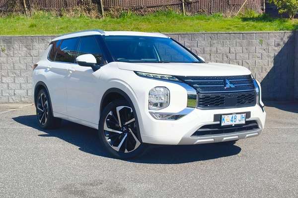 2022 Mitsubishi Outlander Exceed ZM
