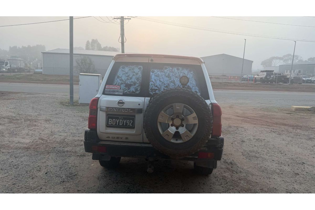 2005 Nissan Patrol ST-S GU IV