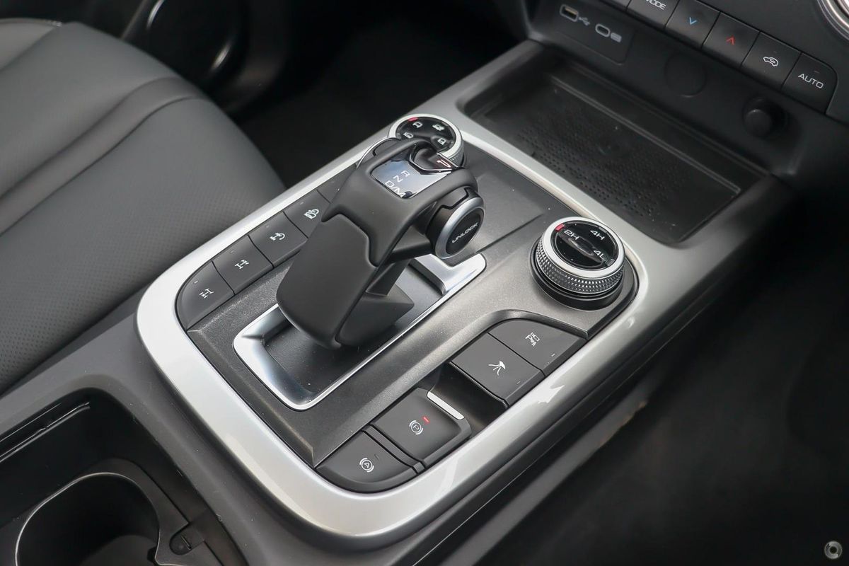 2026 GWM Tank 300 Ultra Hi4-T PHEV P01