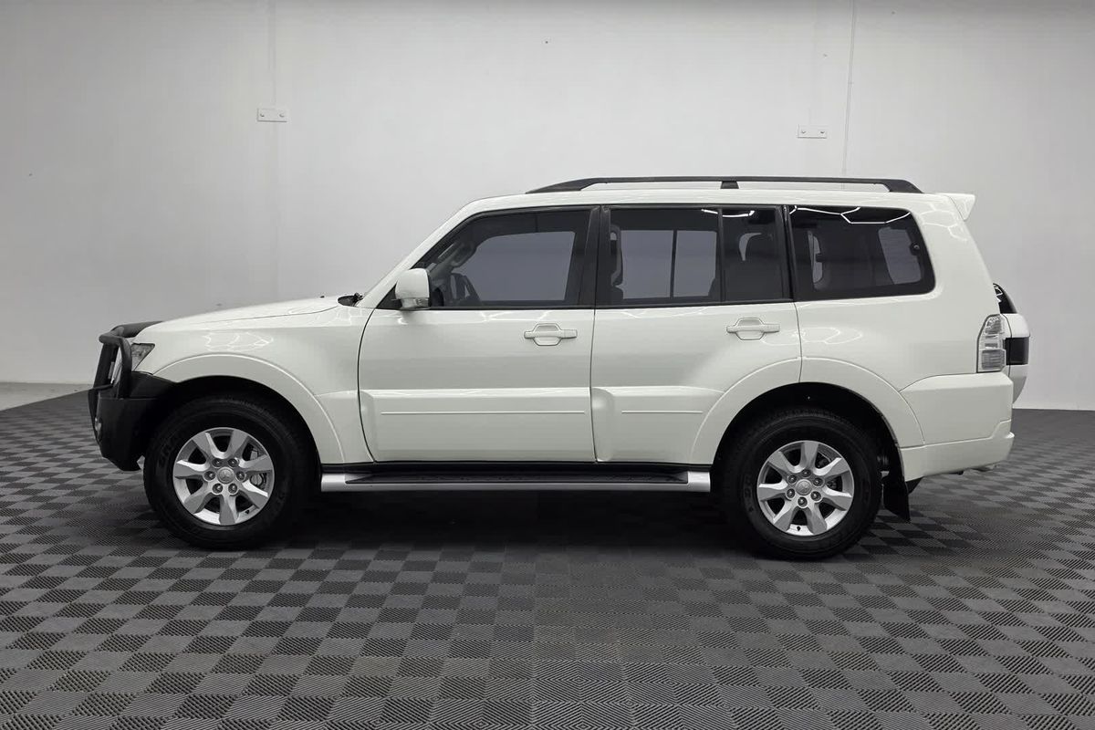 2021 Mitsubishi Pajero GLX NX image 10