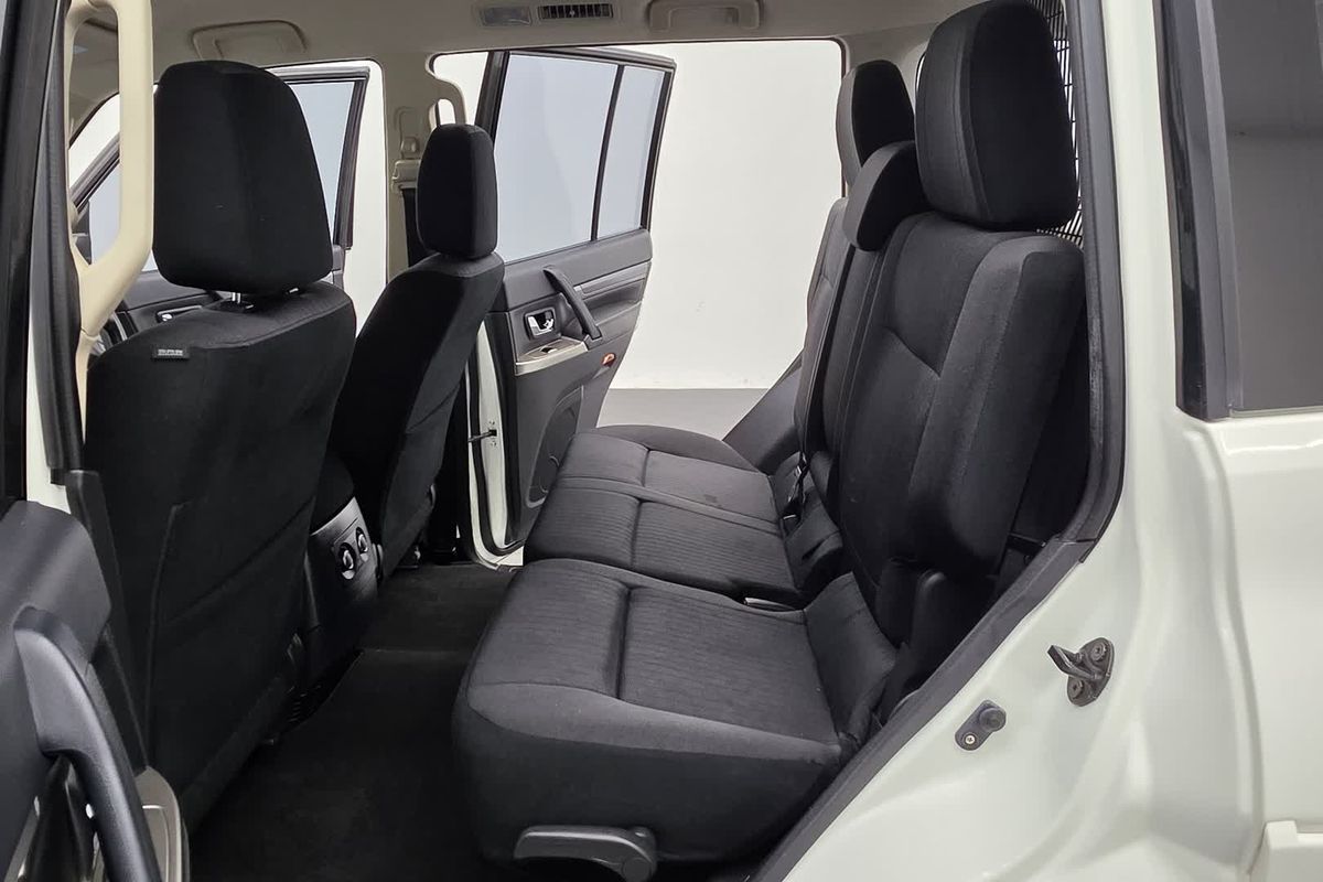 2021 Mitsubishi Pajero GLX NX image 28