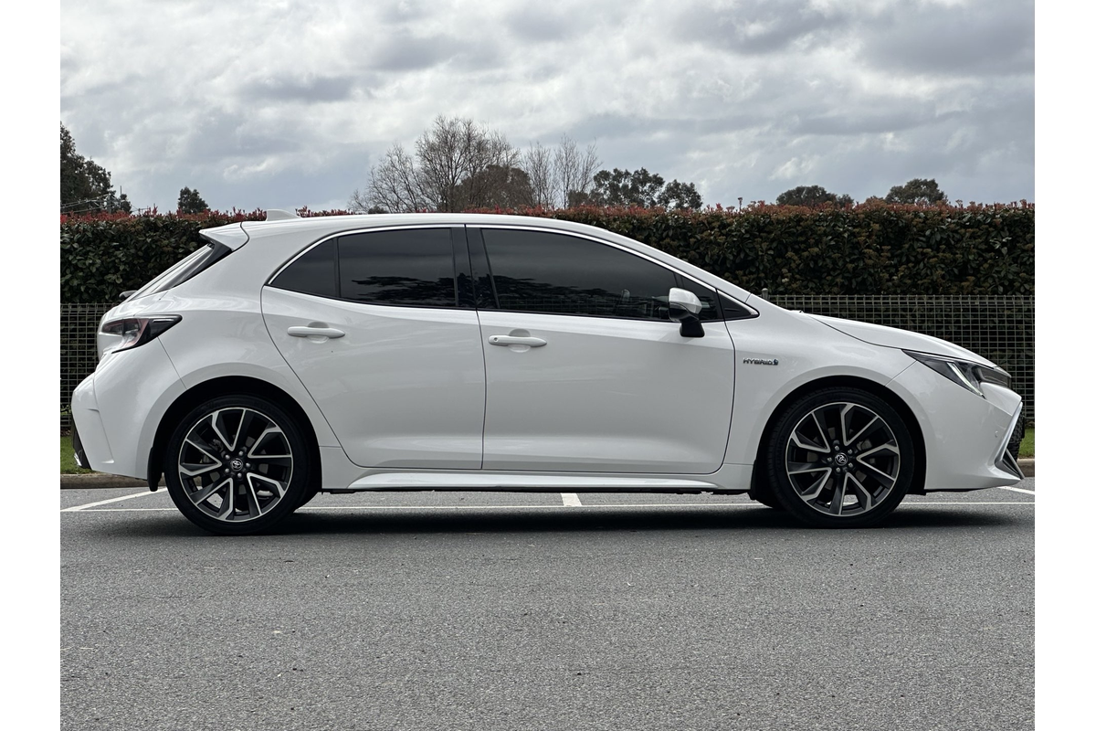 2019 Toyota Corolla ZR Hybrid ZWE211R