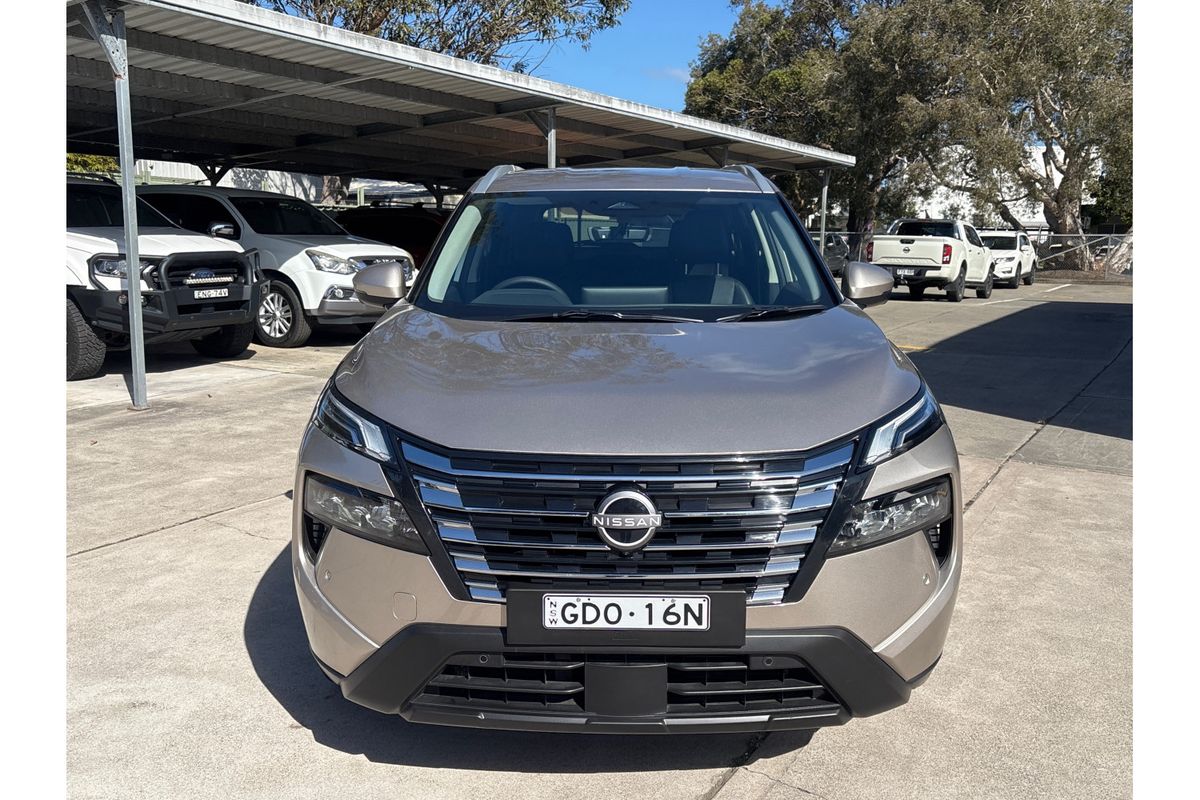 2025 Nissan X-TRAIL ST-L T33