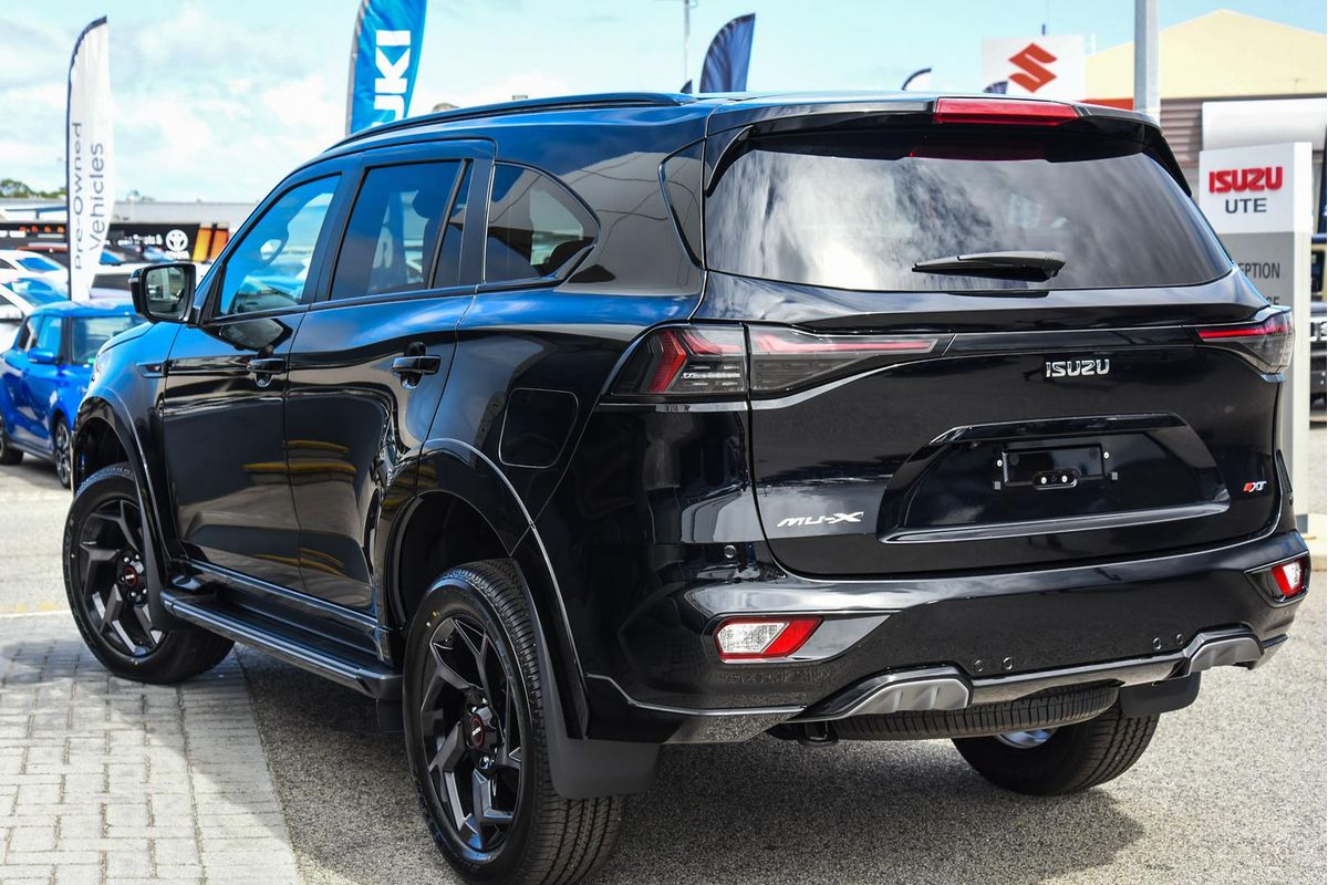 2026 Isuzu MU-X X-TERRAIN