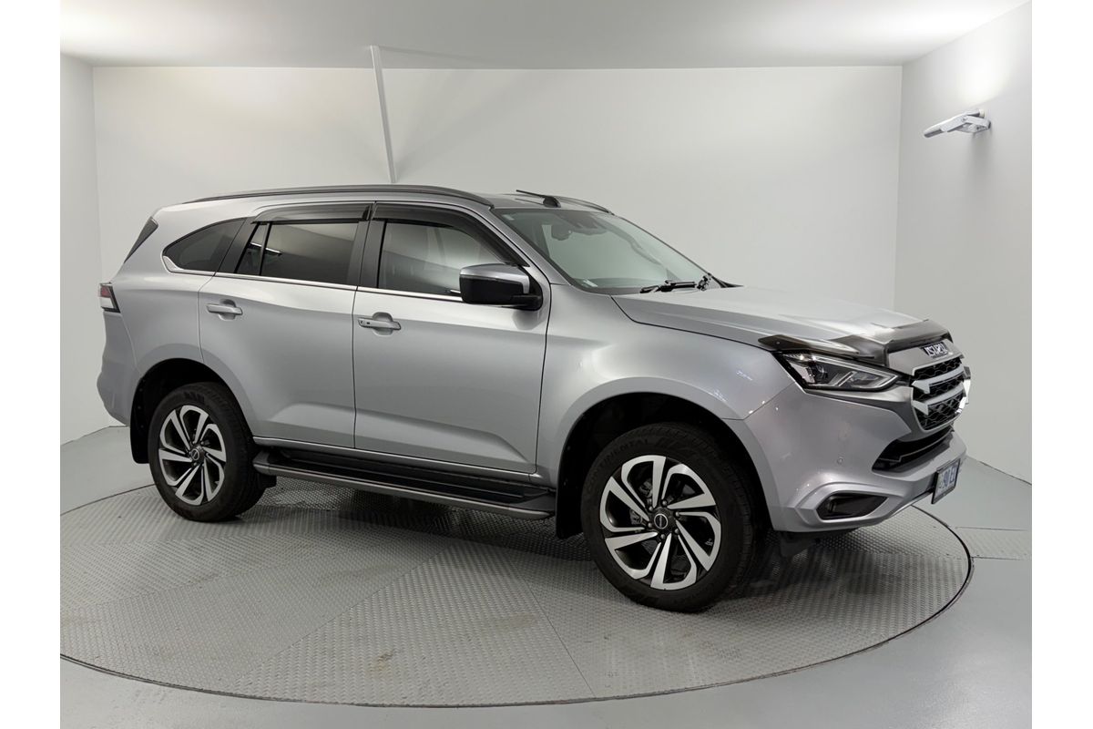 2022 Isuzu MU-X LS-T