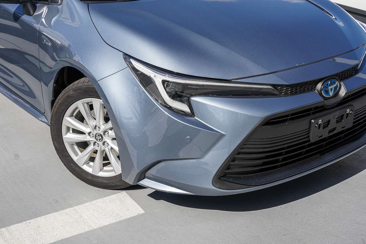2025 Toyota Corolla SX Hybrid ZWE219R