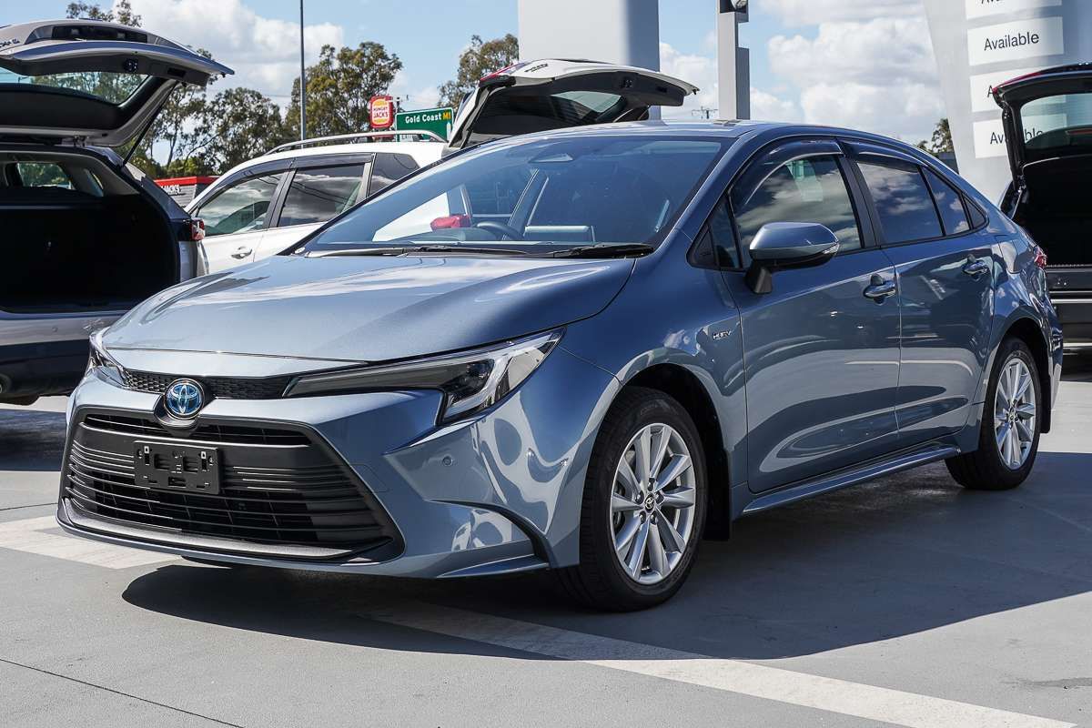 2025 Toyota Corolla SX Hybrid ZWE219R
