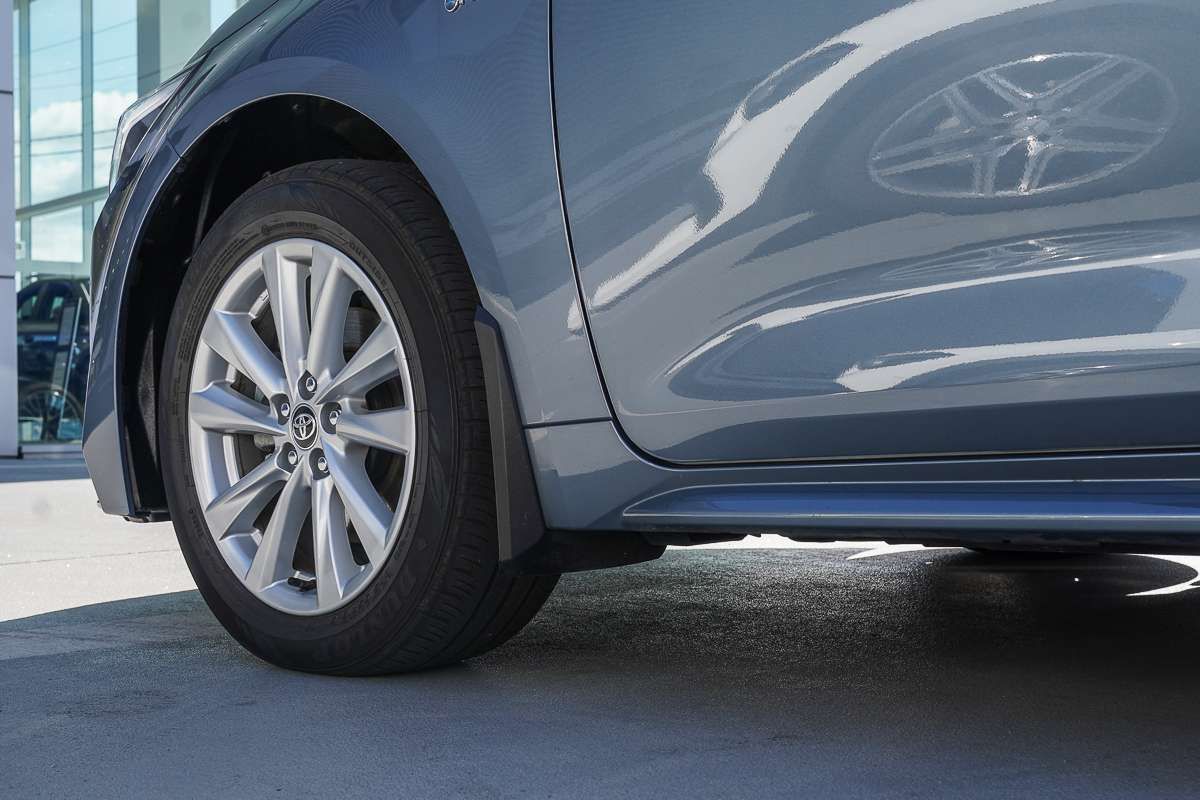 2025 Toyota Corolla SX Hybrid ZWE219R