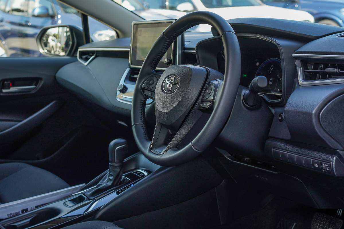 2025 Toyota Corolla SX Hybrid ZWE219R