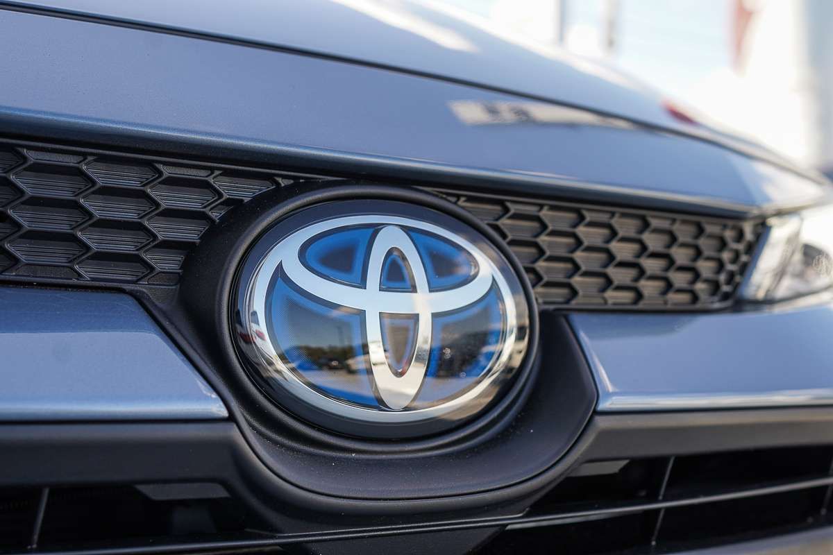 2025 Toyota Corolla SX Hybrid ZWE219R