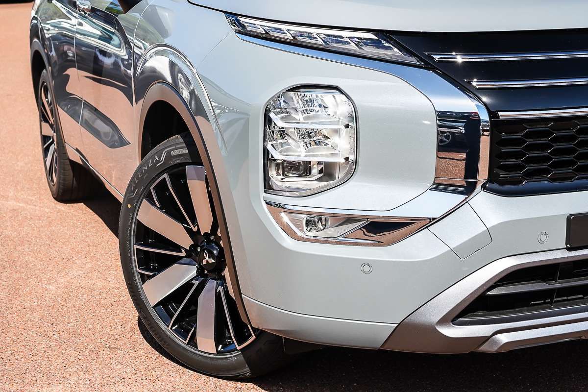 2026 Mitsubishi Outlander Exceed ZM