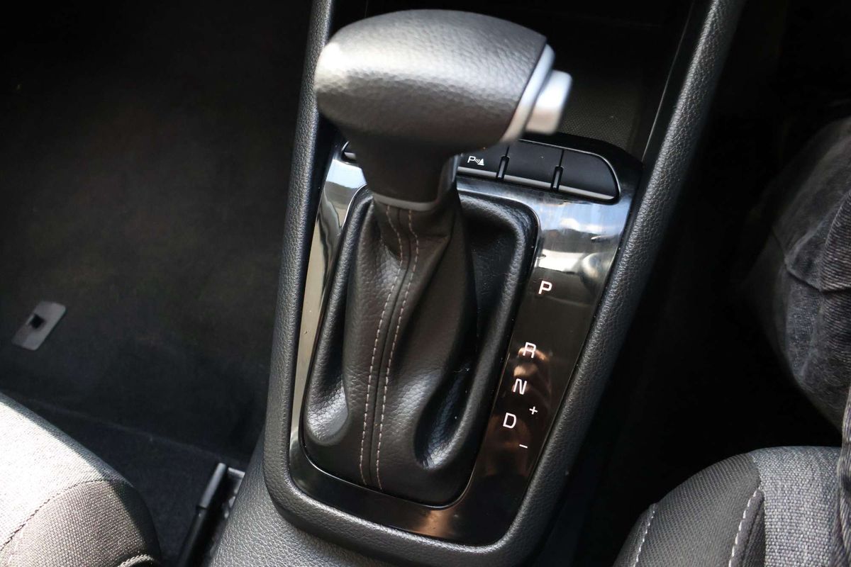 2024 Kia Stonic S YB
