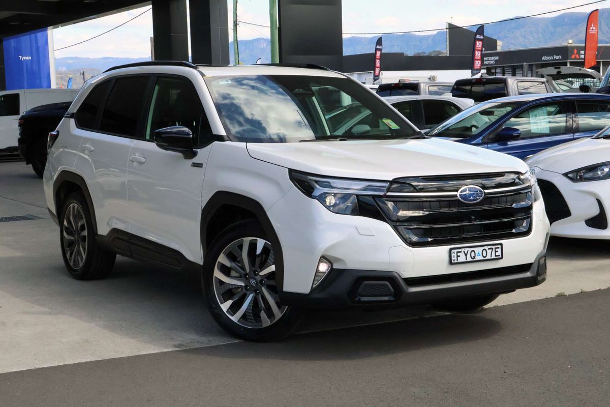 2025 Subaru Forester Hybrid Touring S6