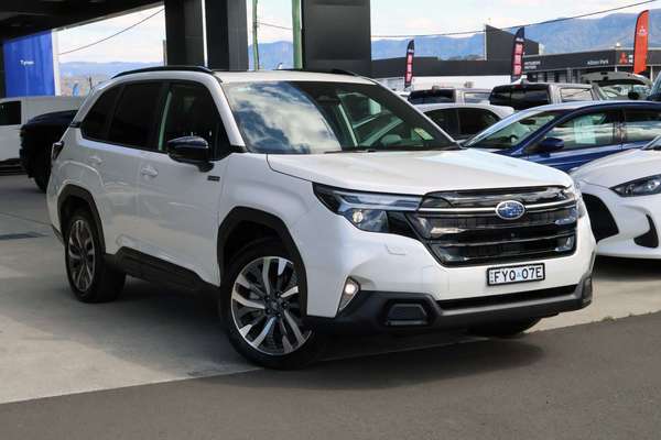 2025 Subaru Forester Hybrid Touring S6