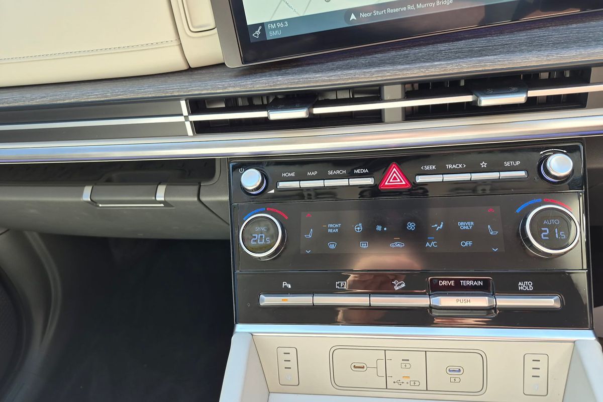 2025 Hyundai Santa Fe Hybrid Elite MX5.V1