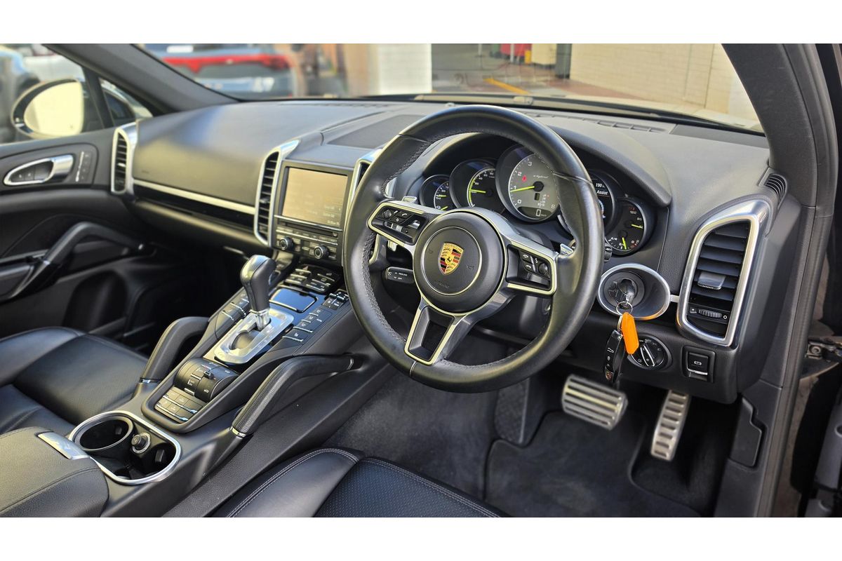 2016 Porsche Cayenne S E-Hybrid 92A