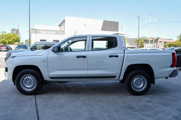 2025 Mitsubishi Triton GLX MV 4X4 thumb-4