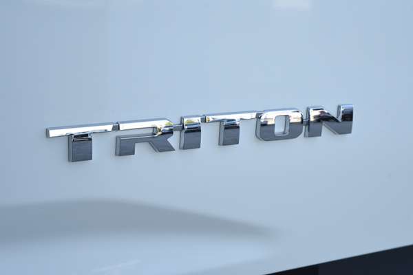 2025 Mitsubishi Triton GLX MV 4X4 thumb-19