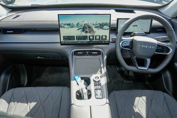 2026 Chery Tiggo 8 Super Hybrid Ultimate T31 thumb-16