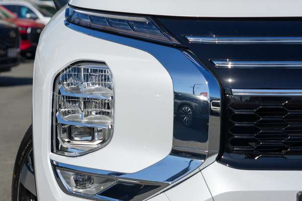 2026 Mitsubishi Outlander Exceed Tourer ZM thumb-1