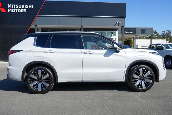 2026 Mitsubishi Outlander Exceed Tourer ZM thumb-3