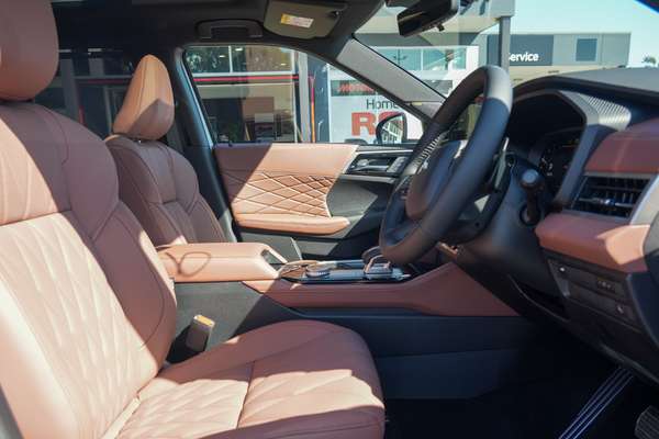 2026 Mitsubishi Outlander Exceed Tourer ZM thumb-9