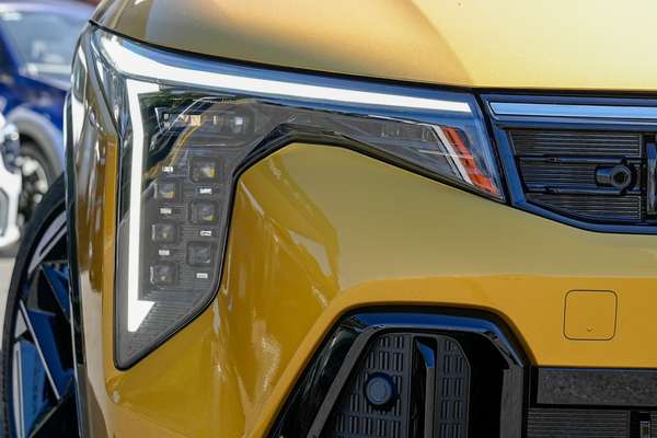 2025 Kia K4 GT-Line CL4m thumb-1