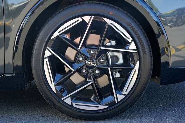 2026 Kia K4 GT-Line CL4m thumb-3