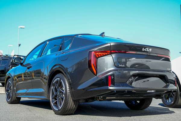 2026 Kia K4 GT-Line CL4m thumb-5