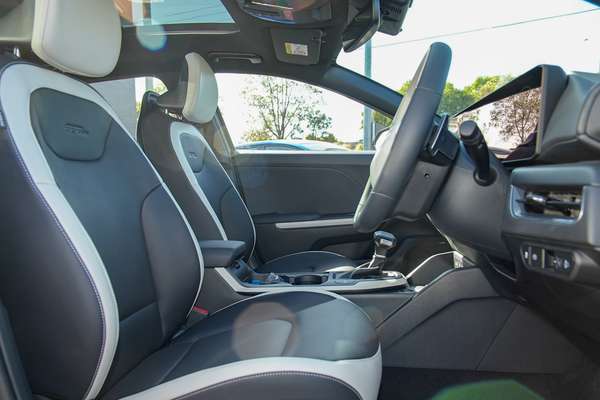 2026 Kia K4 GT-Line CL4m thumb-9