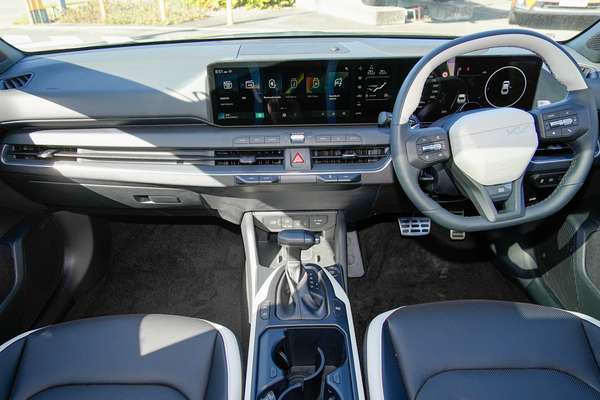 2026 Kia K4 GT-Line CL4m thumb-16