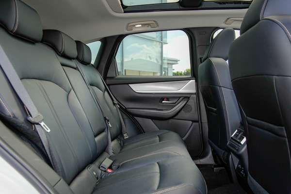 2026 Mazda CX-60 D50e GT KH Series thumb-3