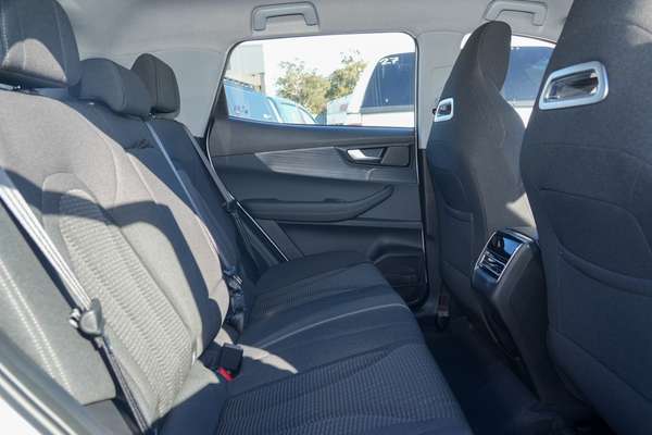 2026 Chery Tiggo 4 Hybrid Urban thumb-8