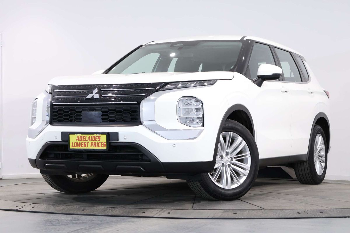 2023 Mitsubishi Outlander ES ZM