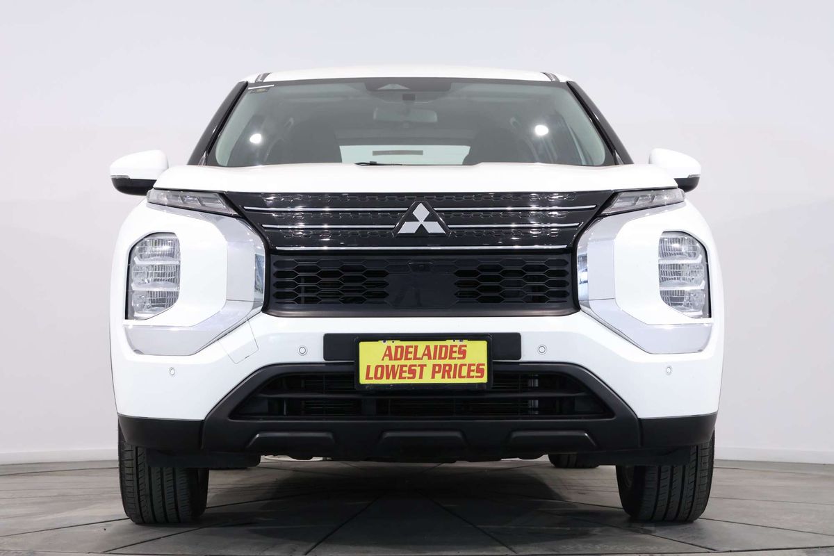 2023 Mitsubishi Outlander ES ZM
