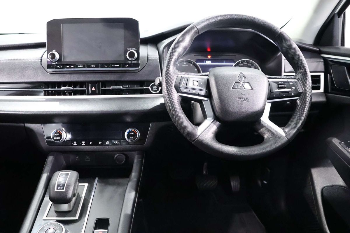 2023 Mitsubishi Outlander ES ZM