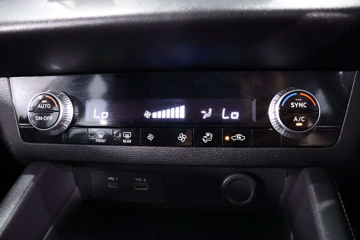 2023 Mitsubishi Outlander ES ZM