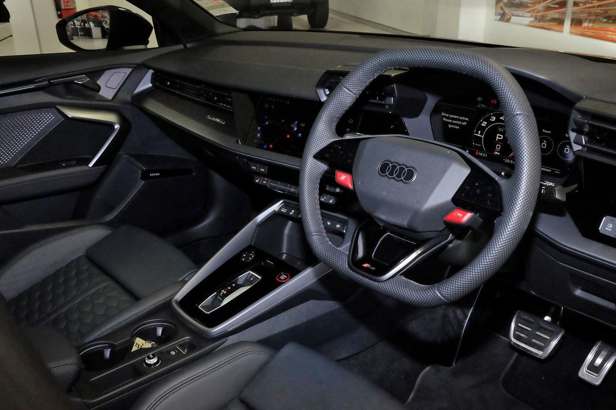 2025 Audi RS3 GY image 7