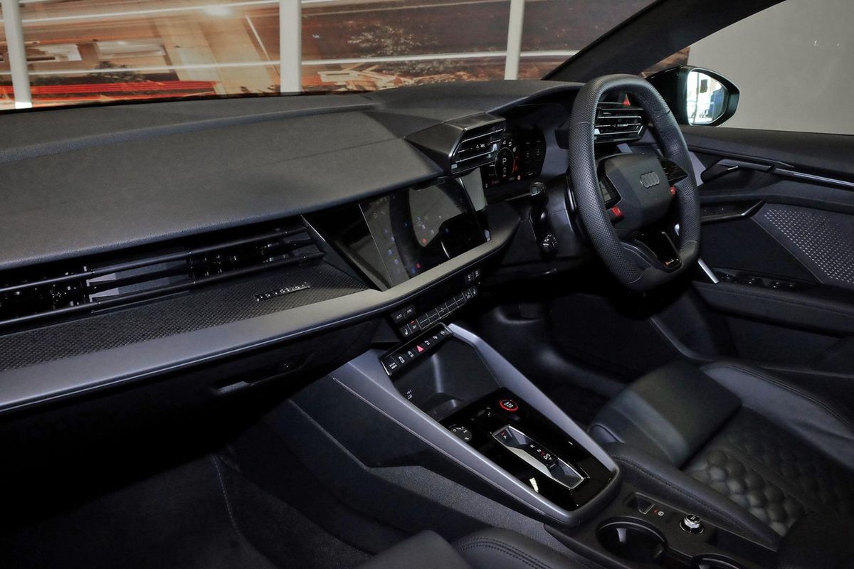 2025 Audi RS3 GY image 9