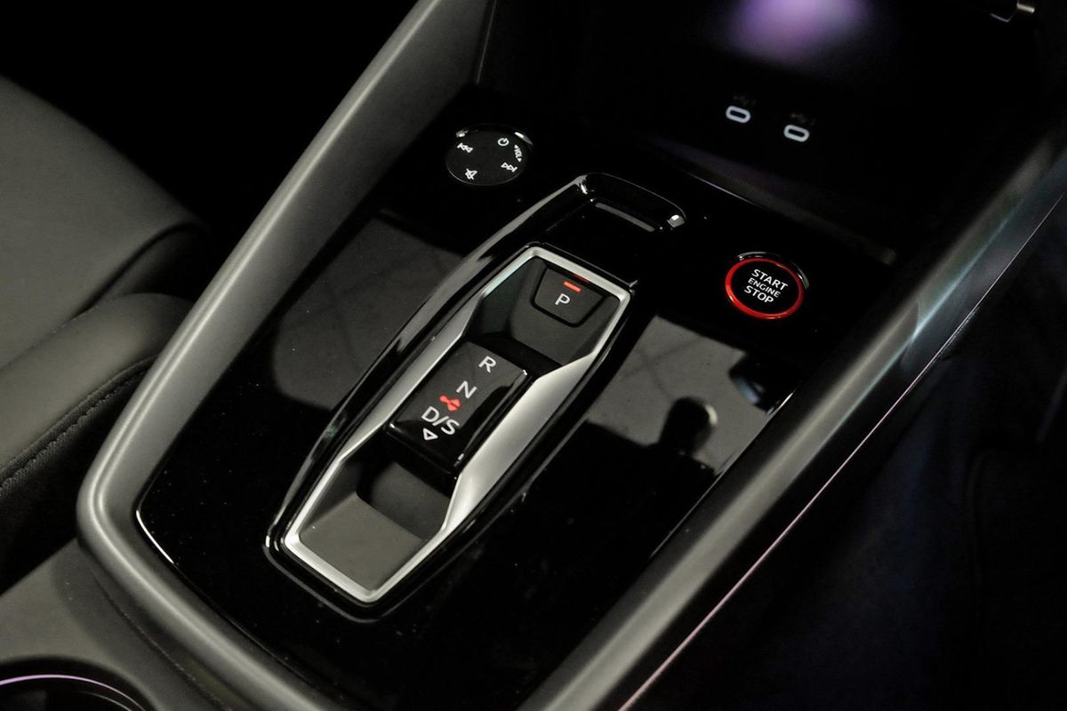 2025 Audi RS3 GY image 11