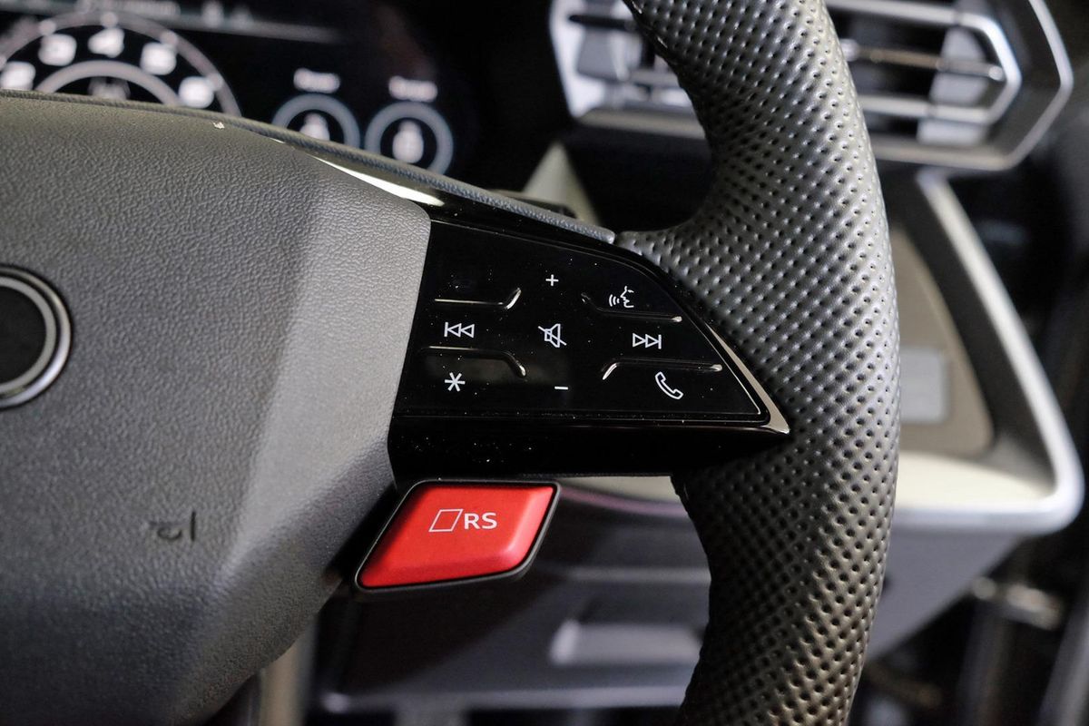 2025 Audi RS3 GY image 16