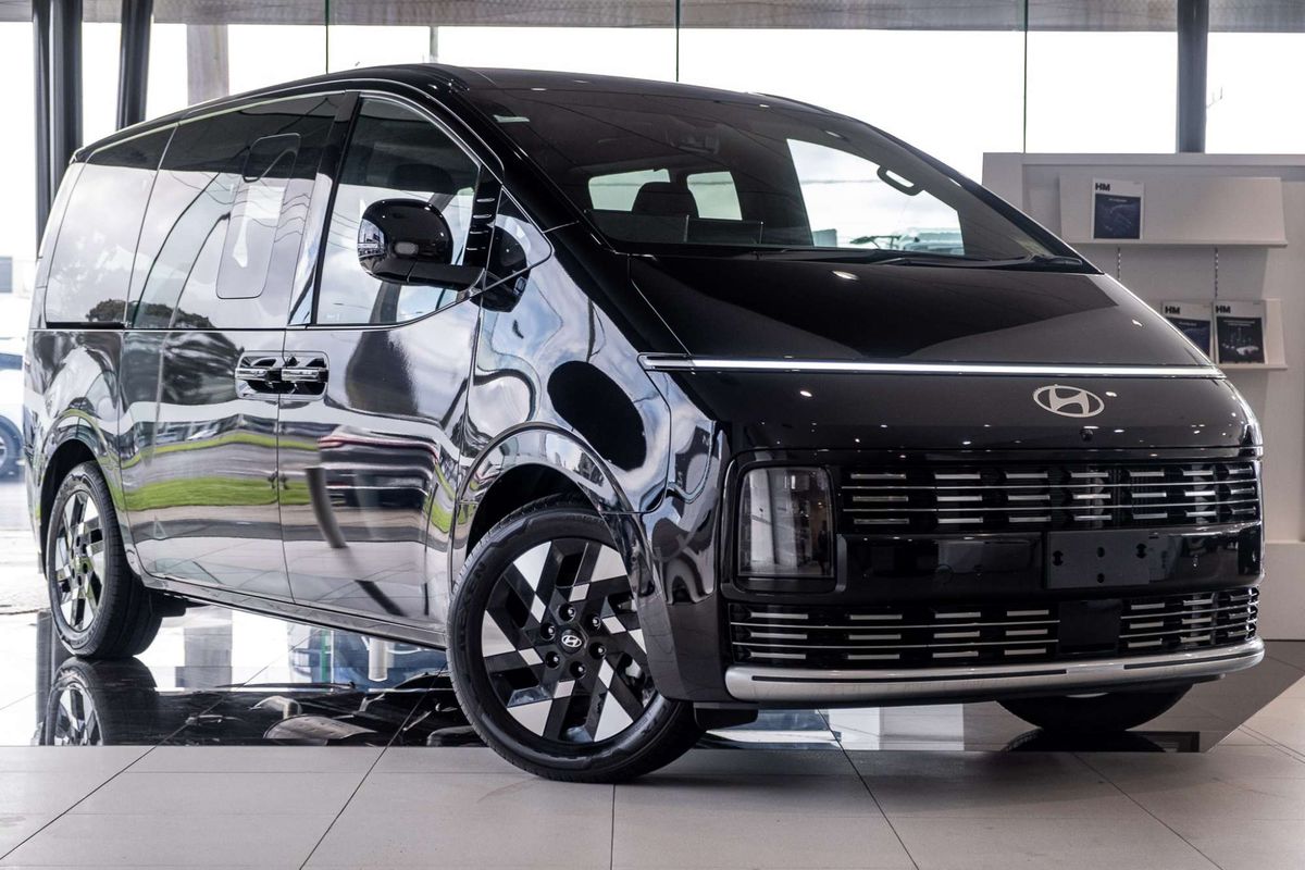 2026 Hyundai STARIA Lounge US4.V4