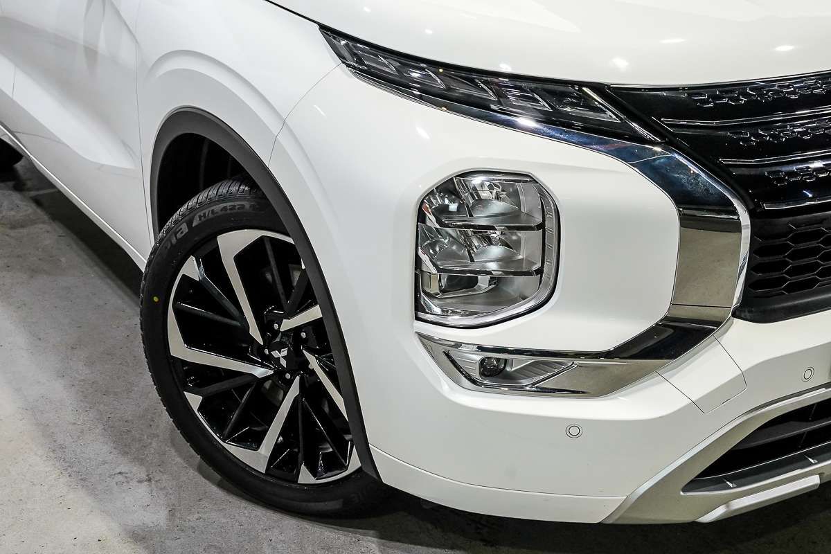 2023 Mitsubishi Outlander Exceed ZM