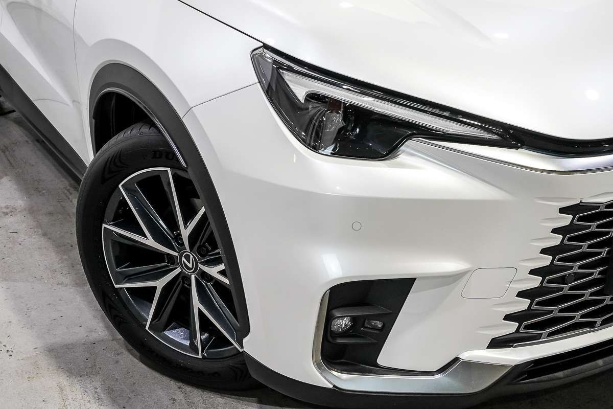 2024 Lexus LBX Luxury MAYH10R