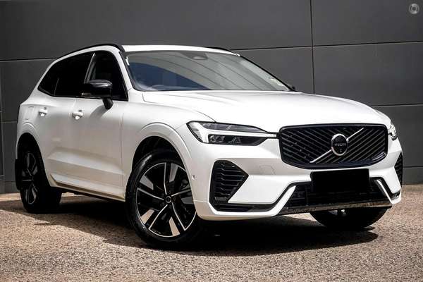 2025 Volvo XC60 Plus T8 Plug-In Hybrid Dark