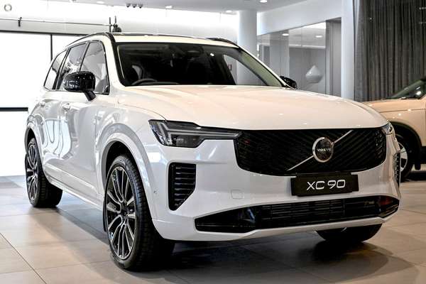 2025 Volvo XC90 Plus T8 Plug-In Hybrid Dark