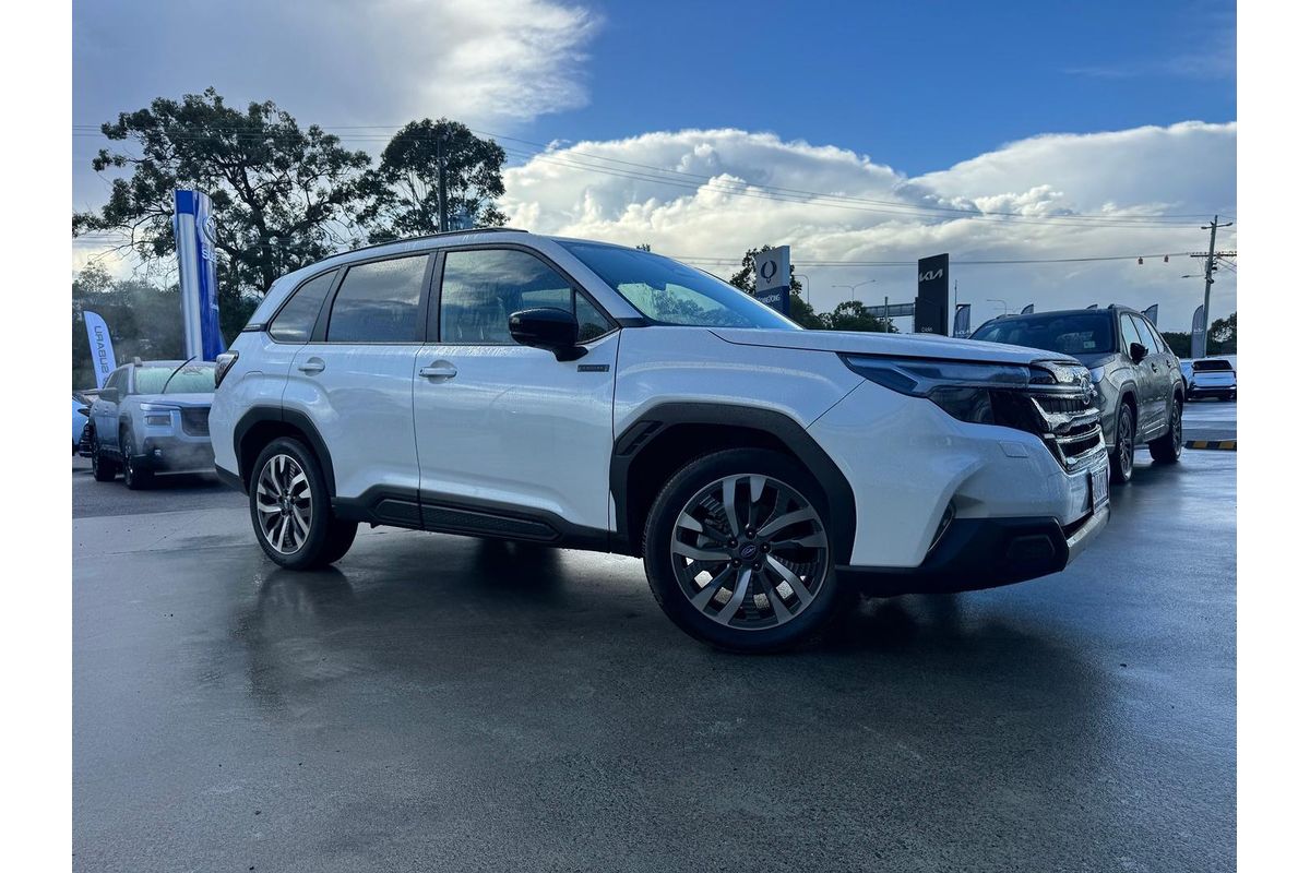 2025 Subaru Forester Hybrid Touring S6